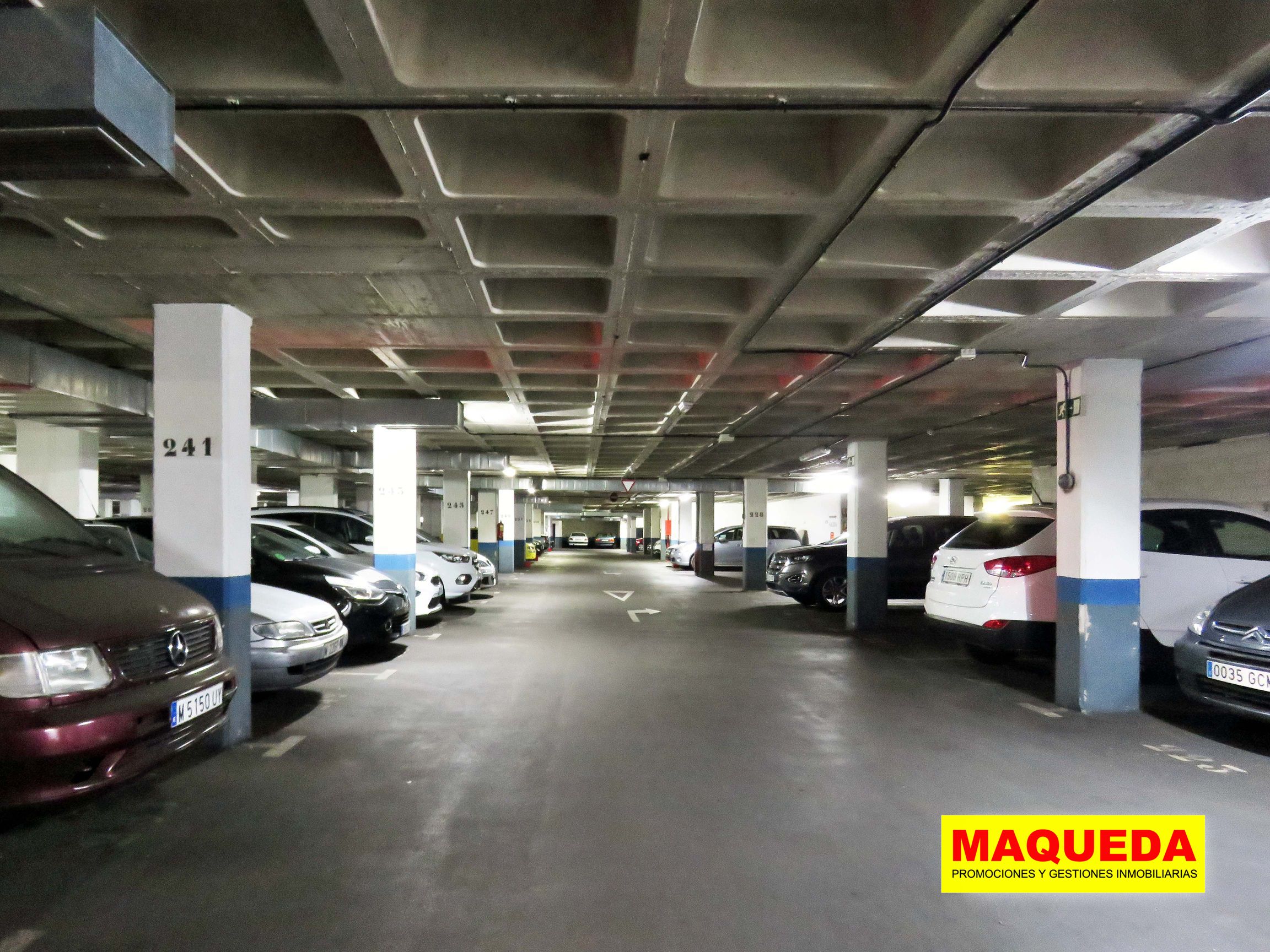 Calles interiores en garaje en Recinto Ferial de Alcorcón