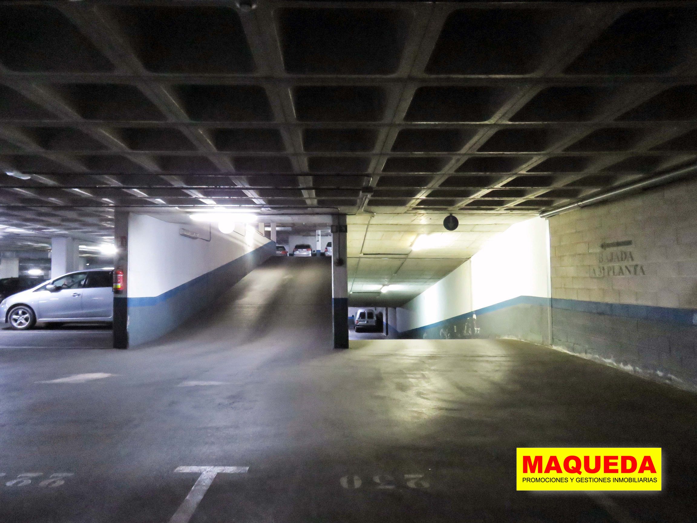 Rampa de acceso y salida en garaje en Recinto Ferial de Alcorcón