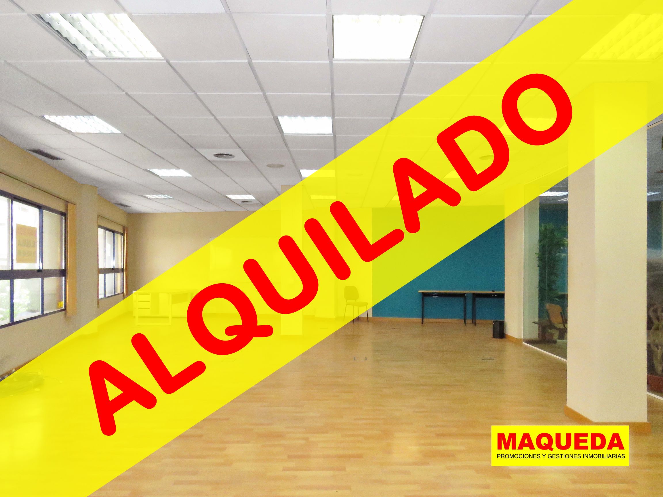 Interior de oficina en alquiler en Alcorcón con etiqueta de ALQUILADO