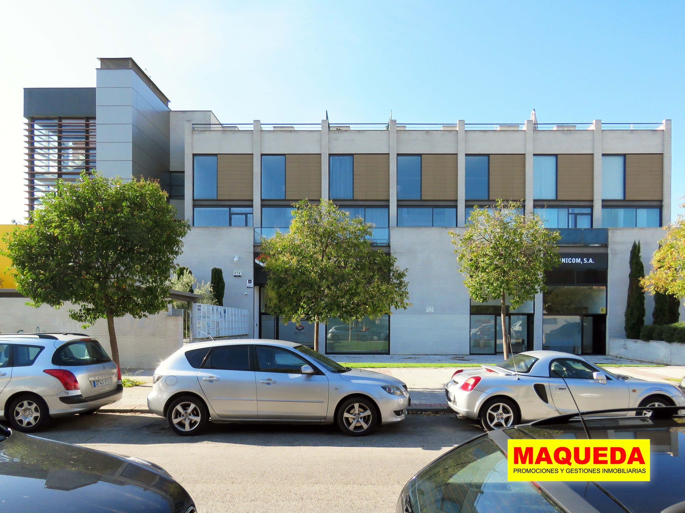 Fachada del edificio Tribeca en Avenida de Leganés de Alcorcón