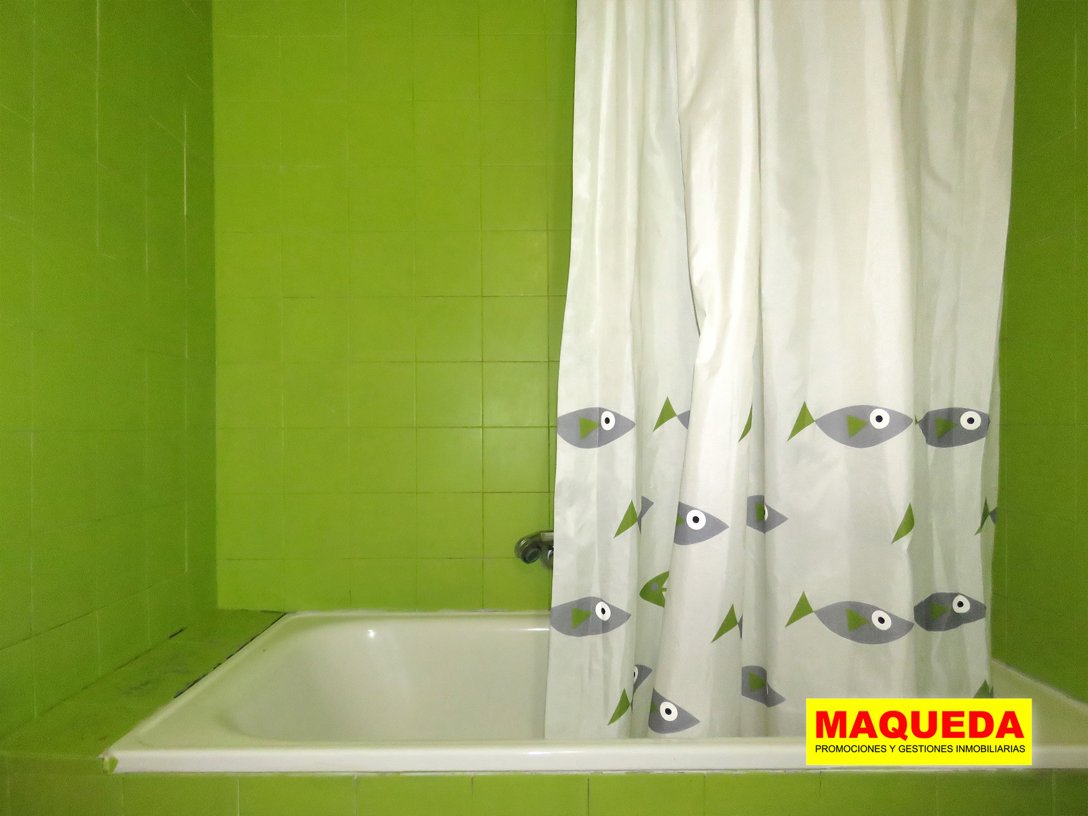 Bañera de uno de los cuartos de baño de la vivienda