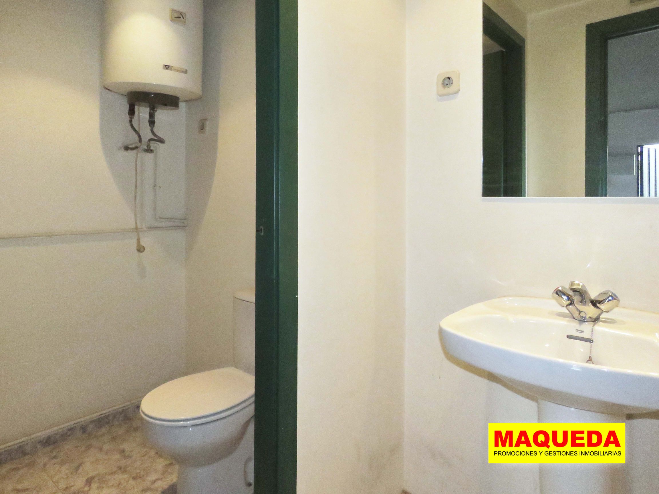 Aseo de la nave en venta en el polígono Urtinsa de Alcorcón