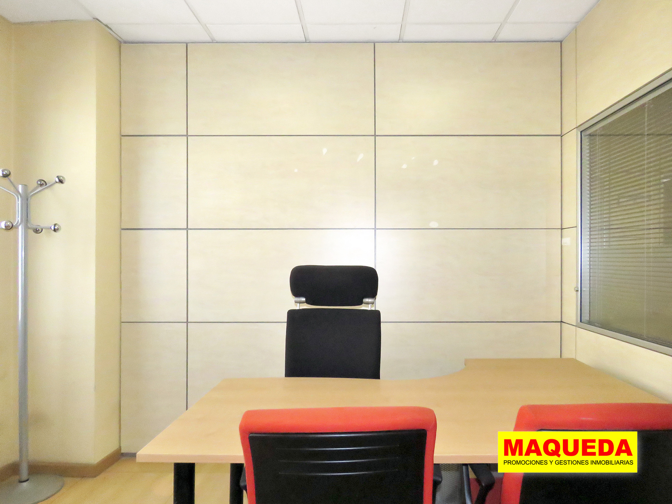 Despacho amueblado en oficina en calle Gamonal de Madrid