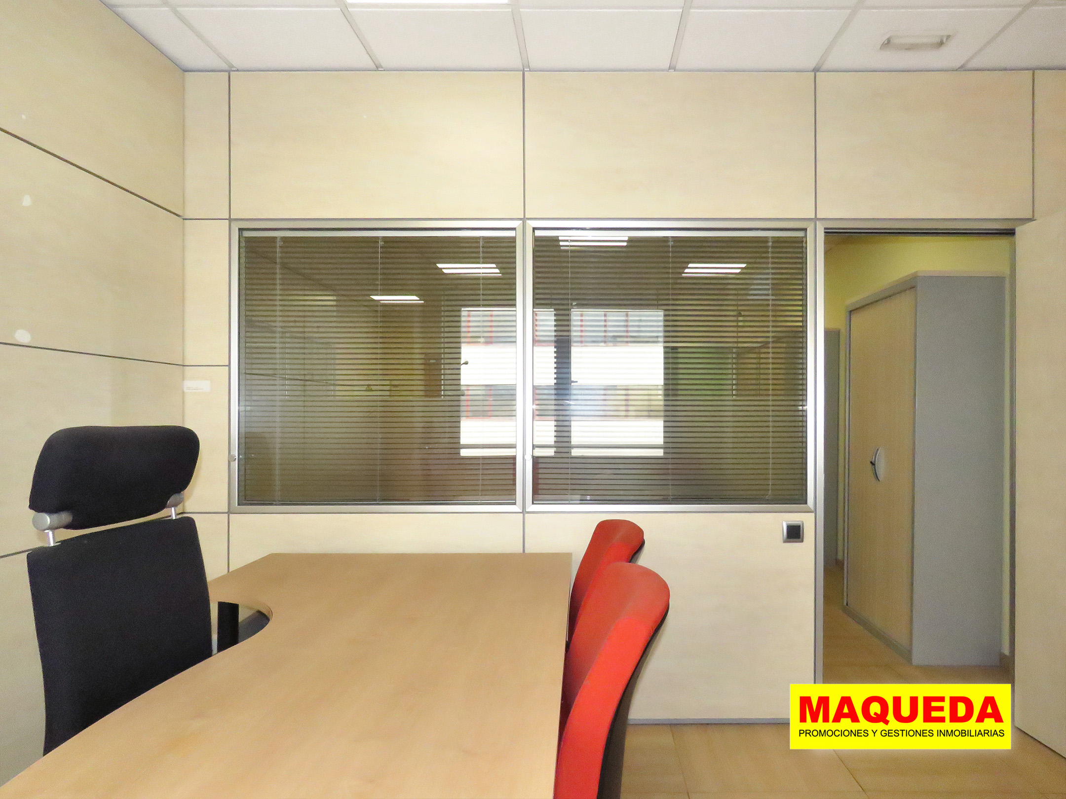 Despacho amueblado en oficina en calle Gamonal de Madrid