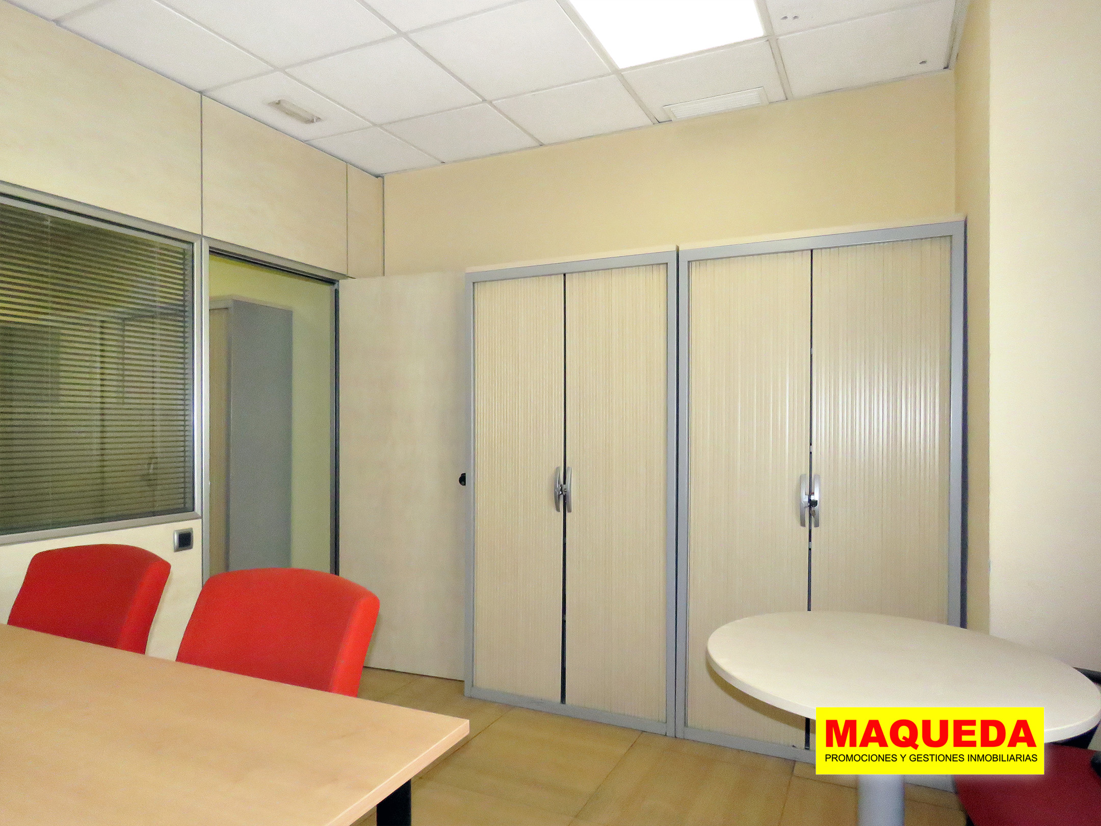 Despacho amueblado en oficina en calle Gamonal de Madrid