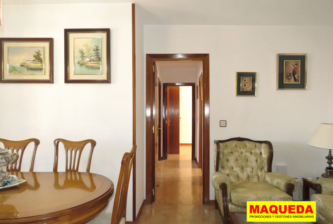 Pasillo de distribución de los dormitorios desde el salón