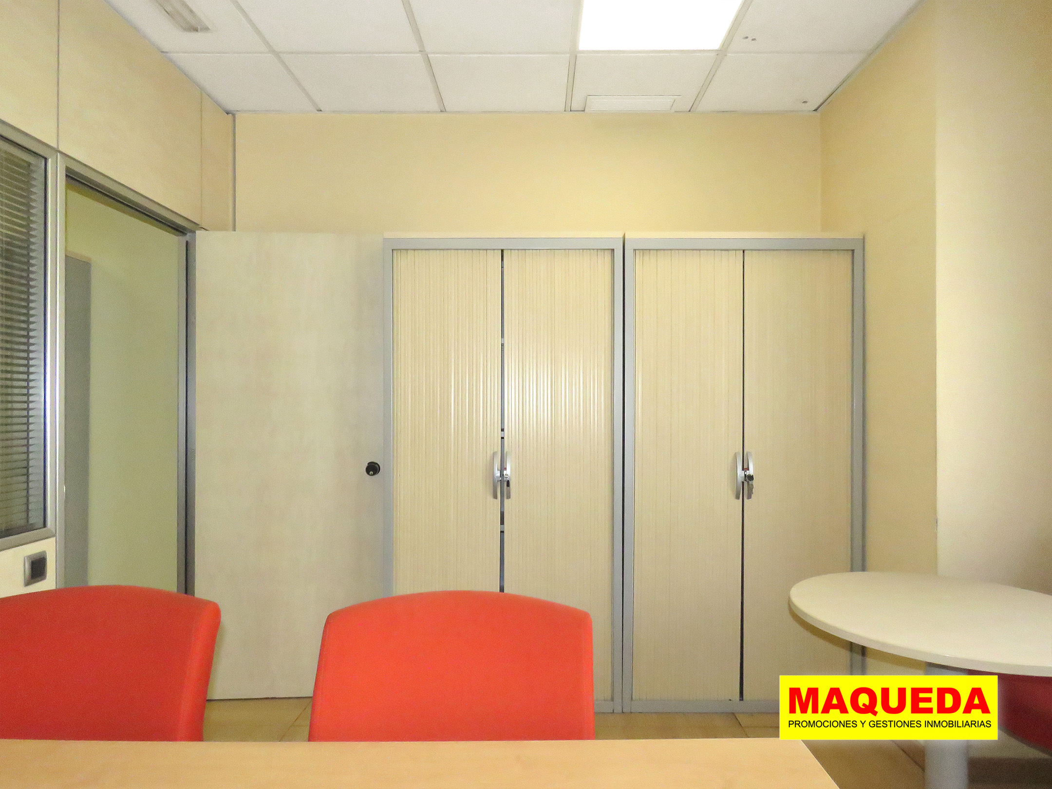 Despacho amueblado en oficina en calle Gamonal de Madrid