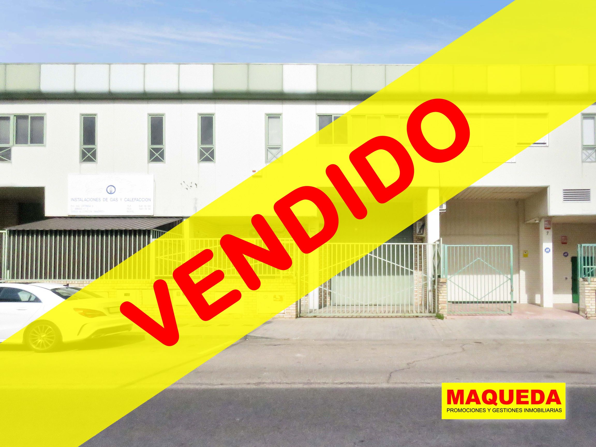 Fachada de la nave en venta en Polígono Urtinsa de Alcorcón con etiqueta de VENDIDO