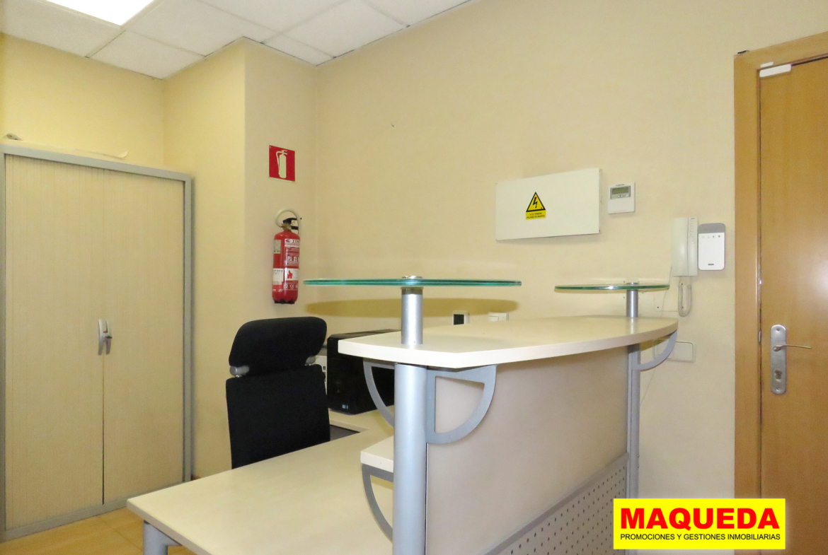 Recepción en oficina en calle Gamonal de Madrid