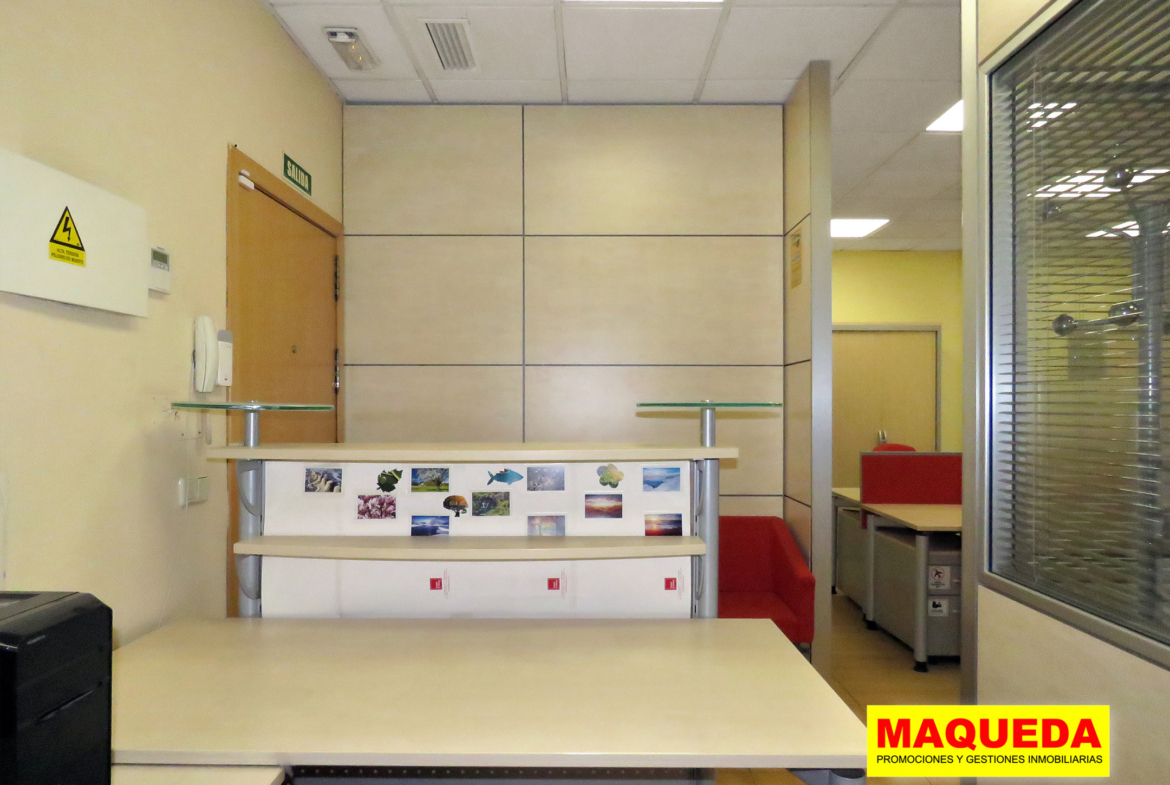 Recepción en oficina en calle Gamonal de Madrid