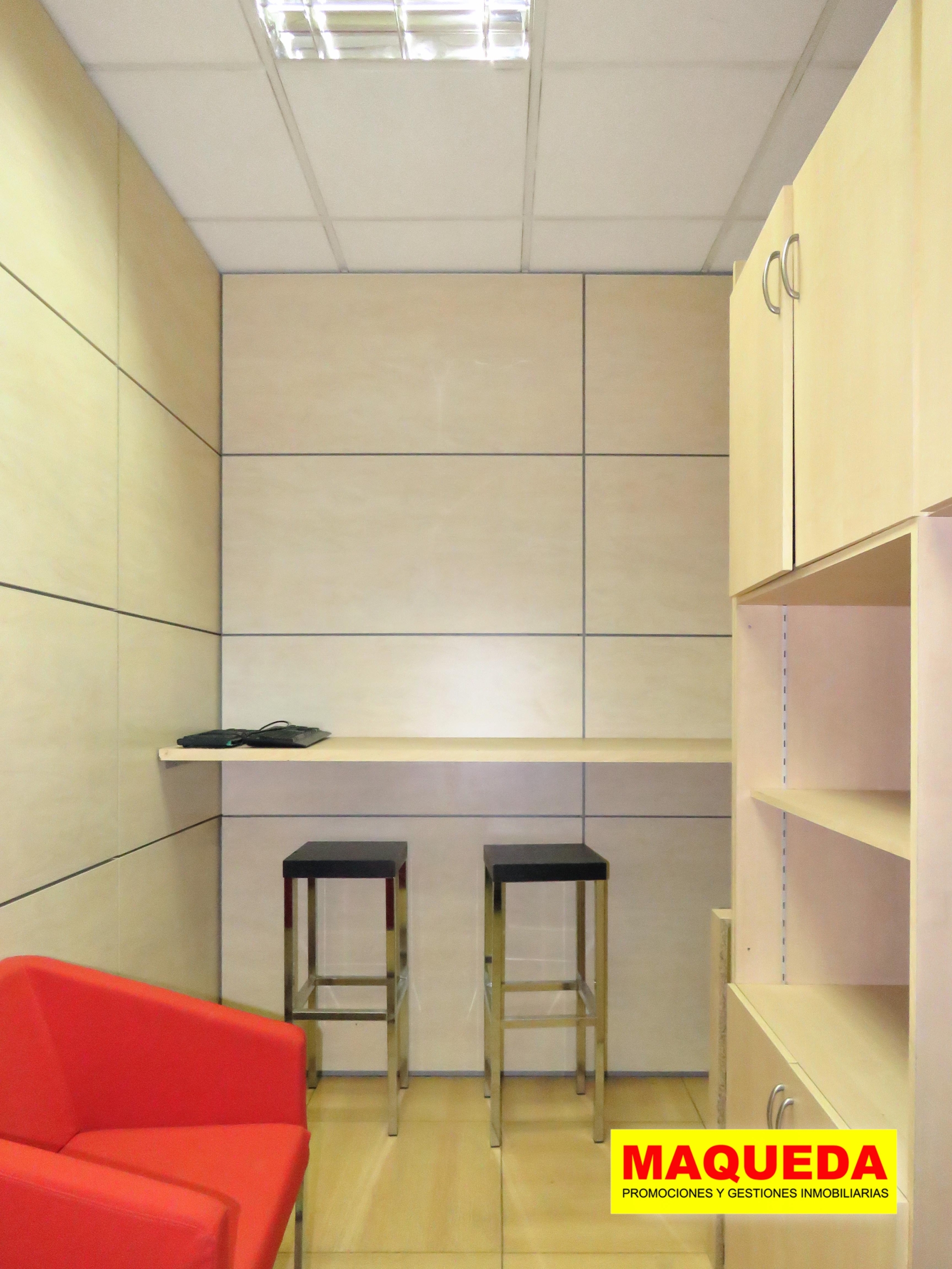 Sala de empleados o almacén en oficina en calle Gamonal de Madrid