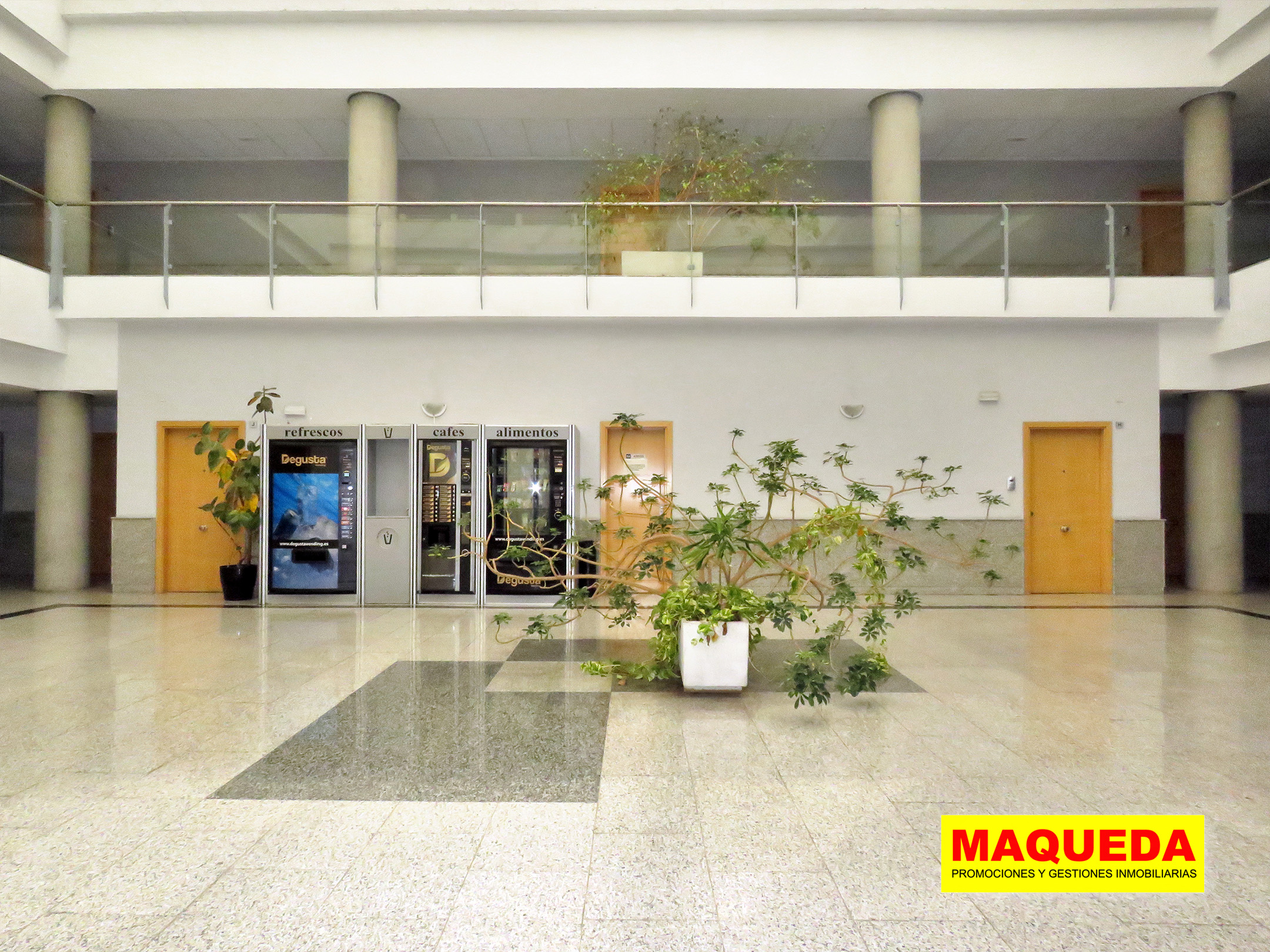 Zonas comunes del centro empresarial SURESTE en calle Gamonal de Madrid