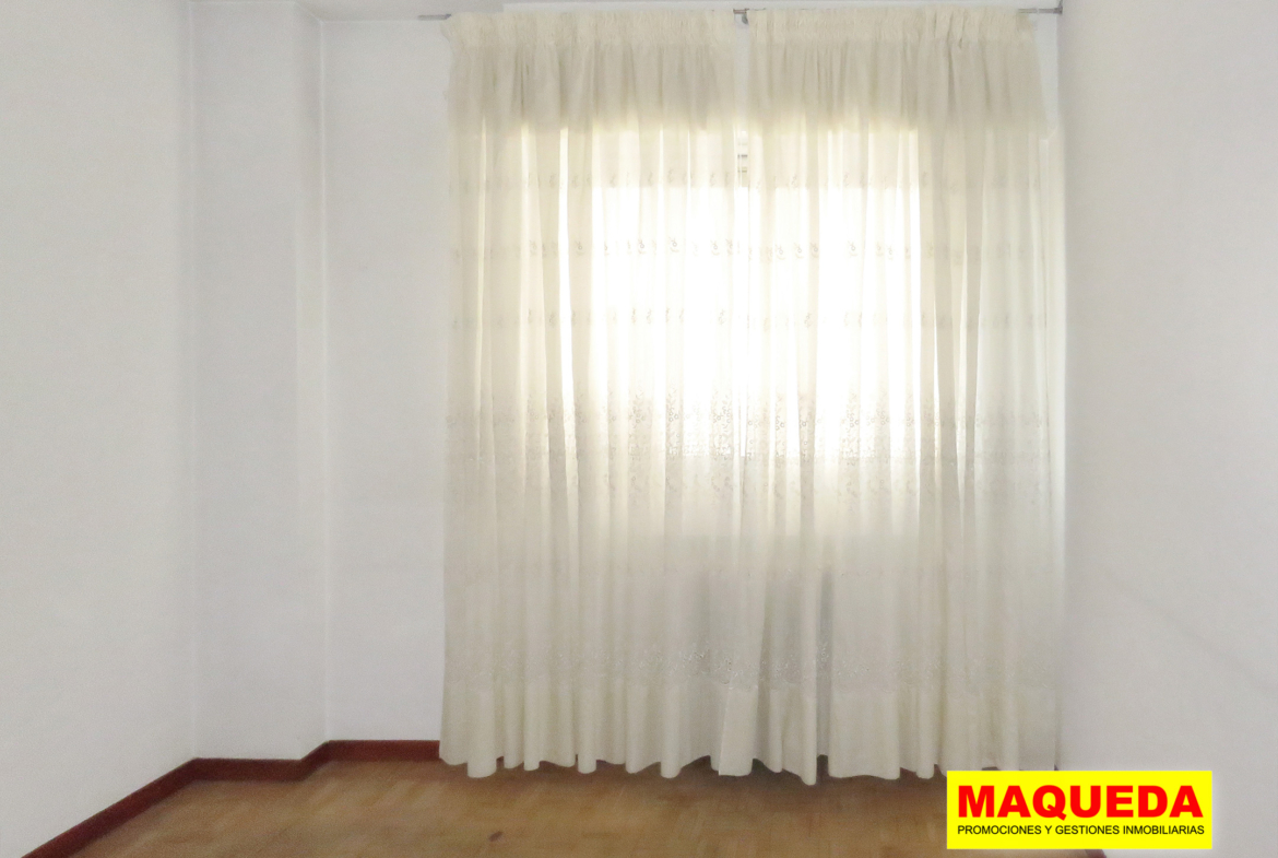 Ventana del dormitorio doble