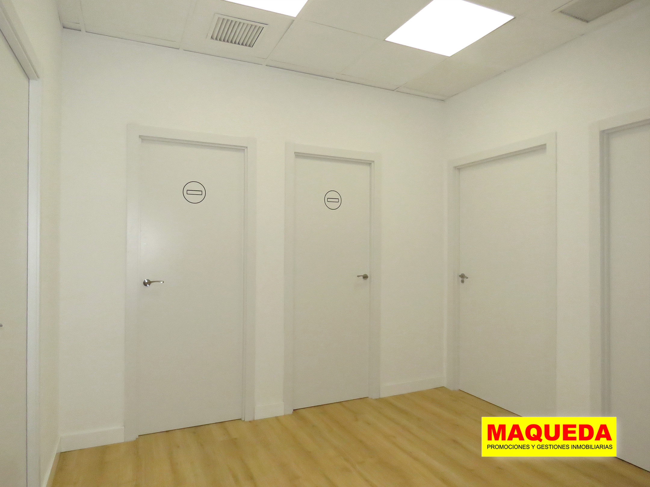 Pasillo del local comercial en venta en el centro de Alcorcón