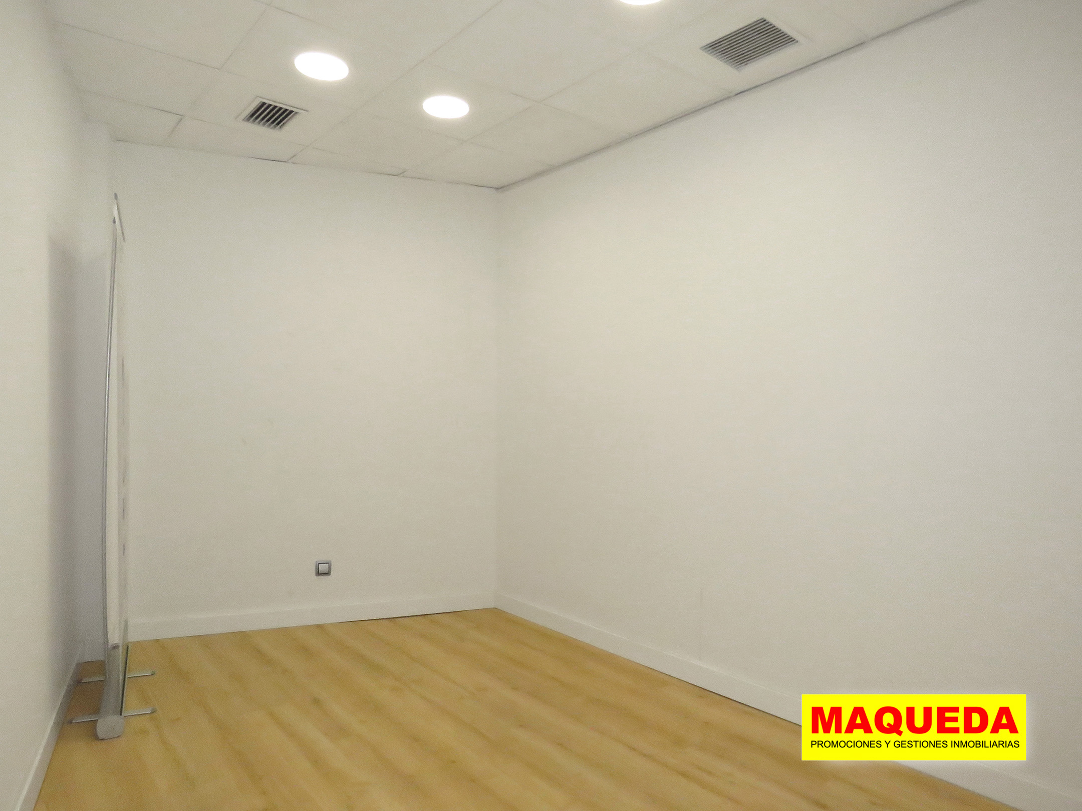 Despacho del local comercial en venta en el centro de Alcorcón