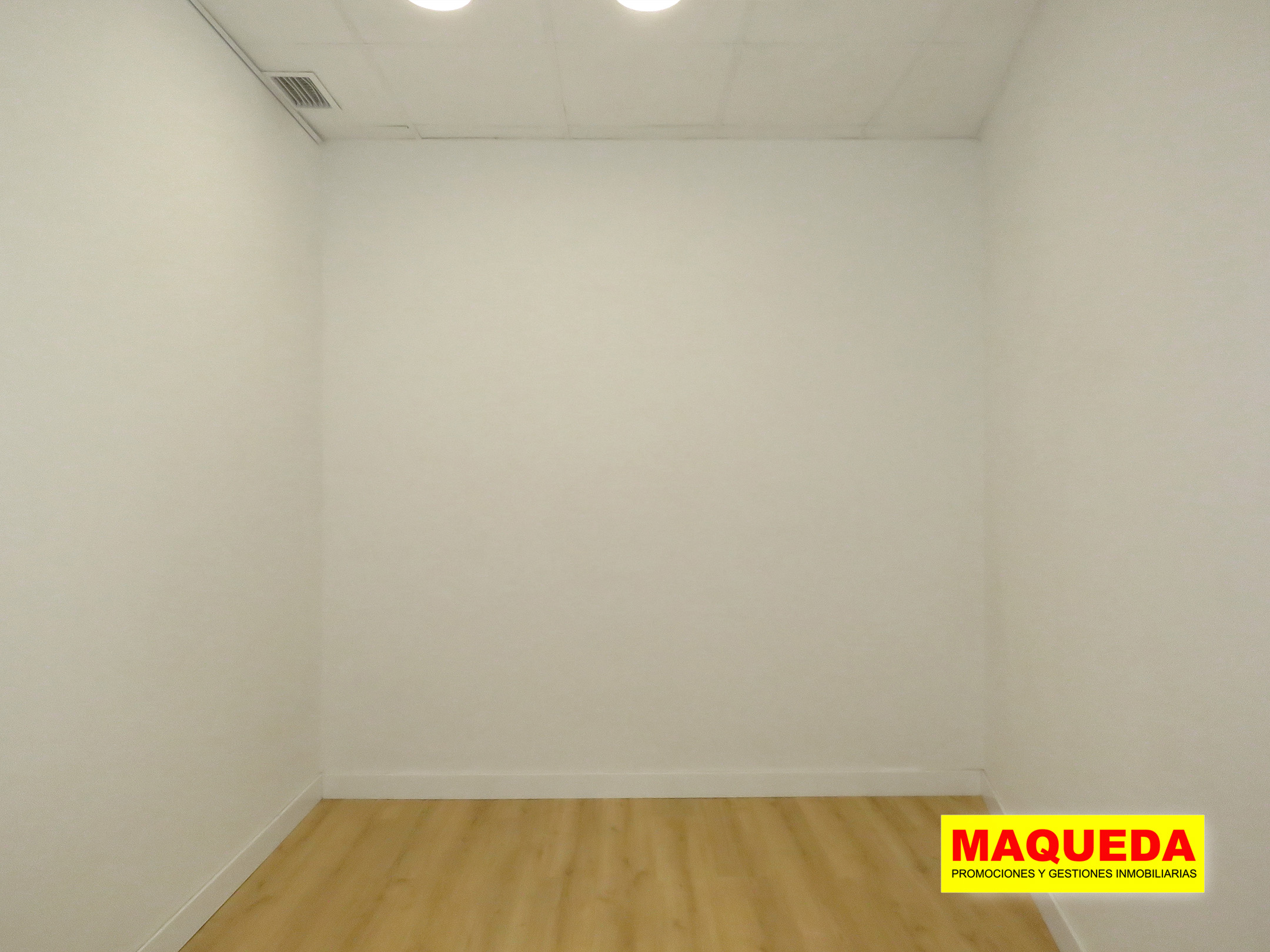 Despacho del local comercial en venta en el centro de Alcorcón