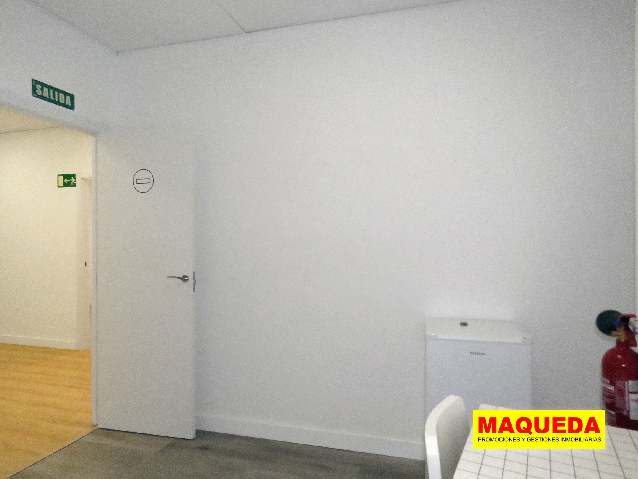 Sala de empleados del local comercial en venta en el centro de Alcorcón