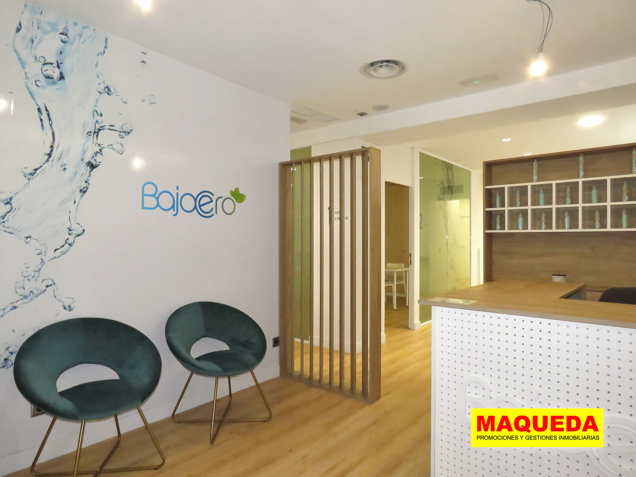 Zona de recepción del local en venta en el centro de Alcorcón