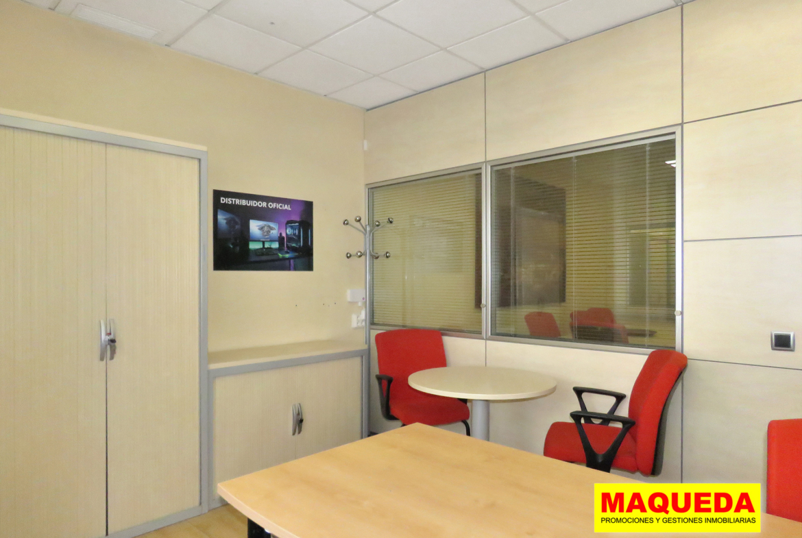 Despacho amueblado en oficina en calle Gamonal de Madrid