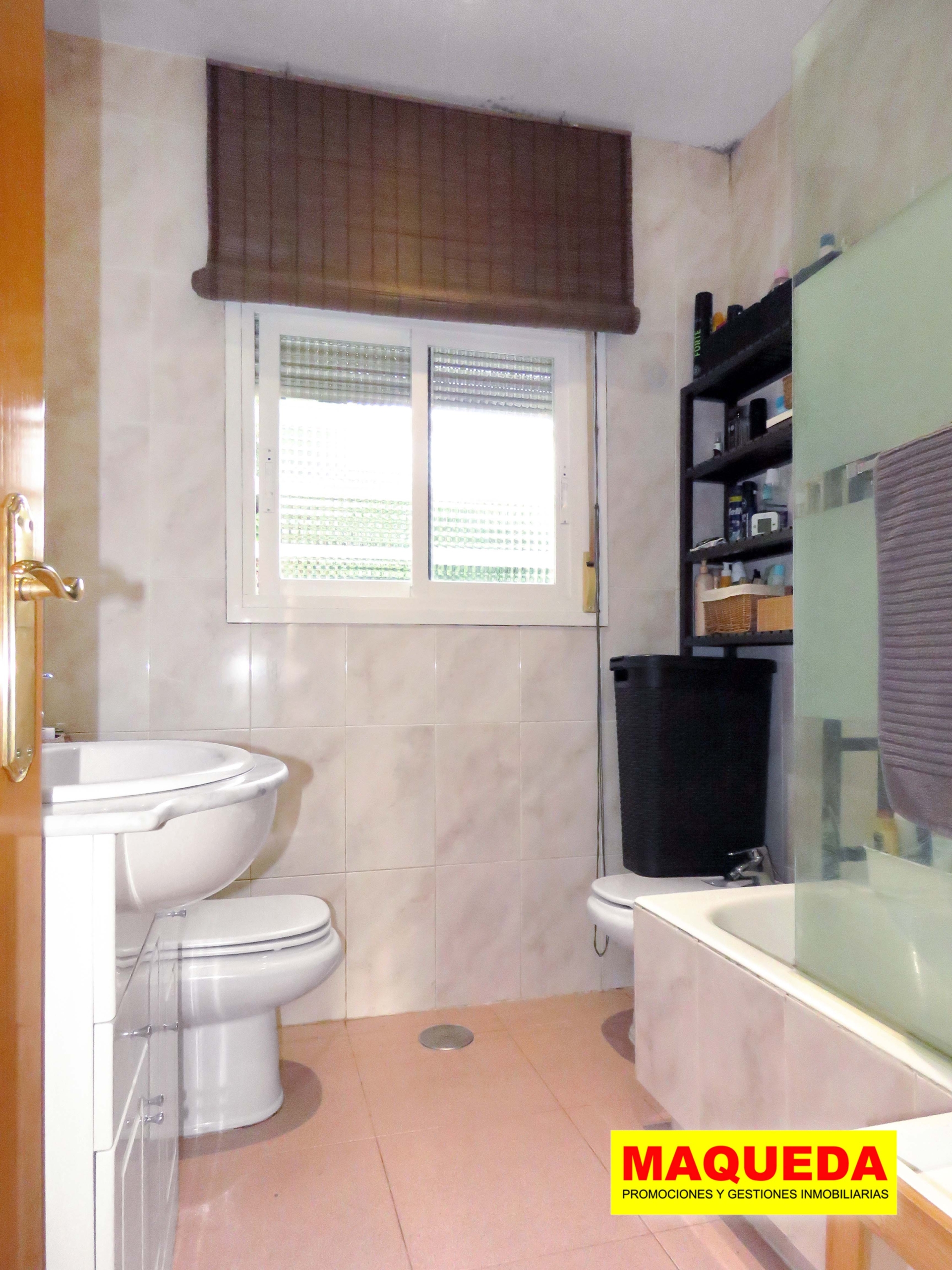 Baño del chalet completo y con bañera