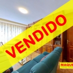 Salón del piso en venta en Plaza de la Hispanidad de Alcorcón con etiqueta de VENDIDO