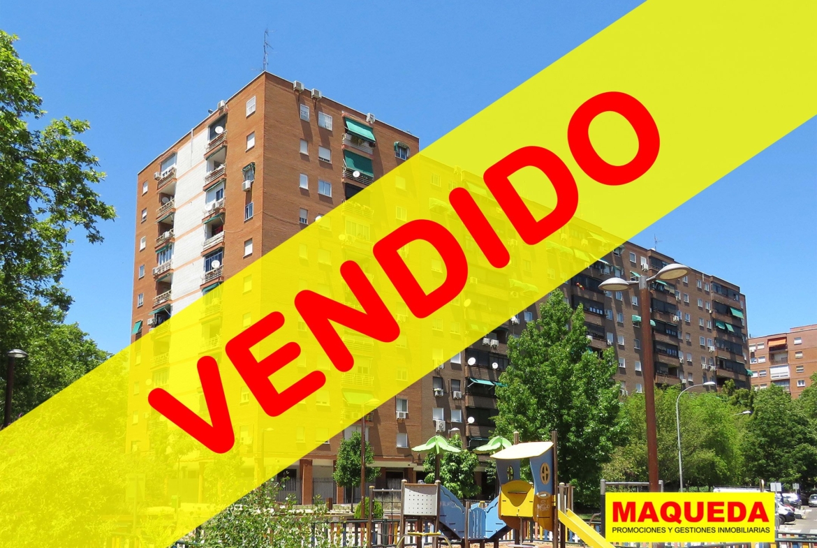 Fachada del piso en venta en Avenida del Oeste Alcorcón - Zona Los Cantos con etiqueta de VENDIDO