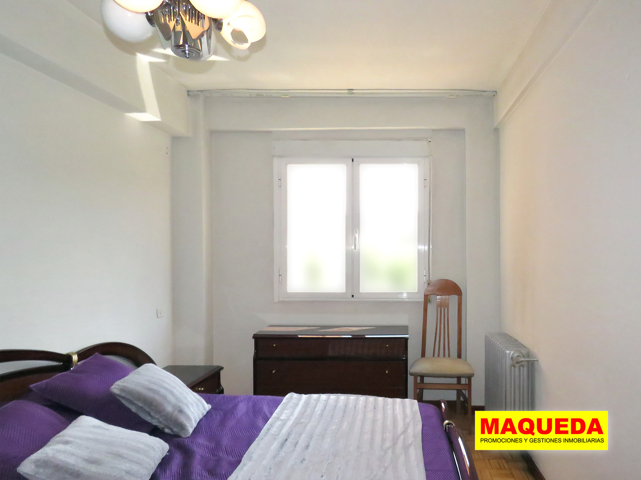 Dormitorio principal exterior en piso en venta en Alcorcón, calle Cisneros