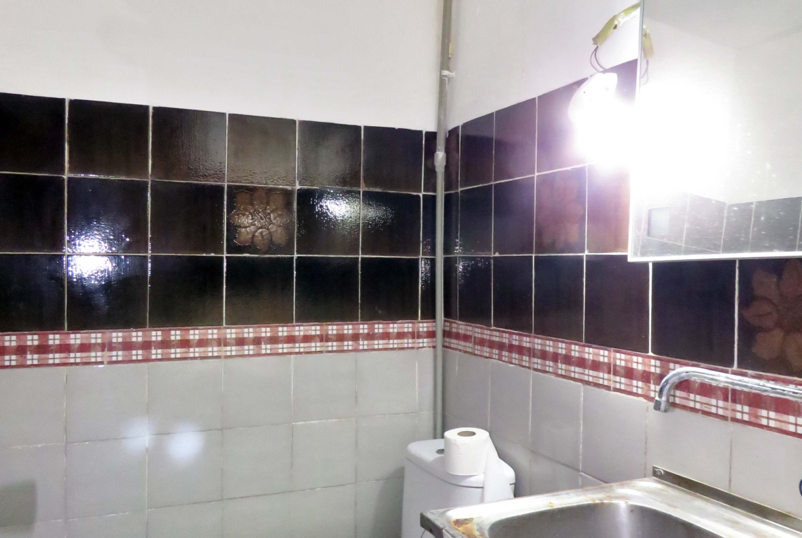 Aseo del local en venta en el centro de Alcorcón