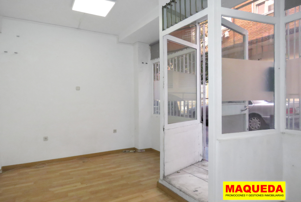 Zona comercial del local en venta en Alcorcón - zona Polvoranca