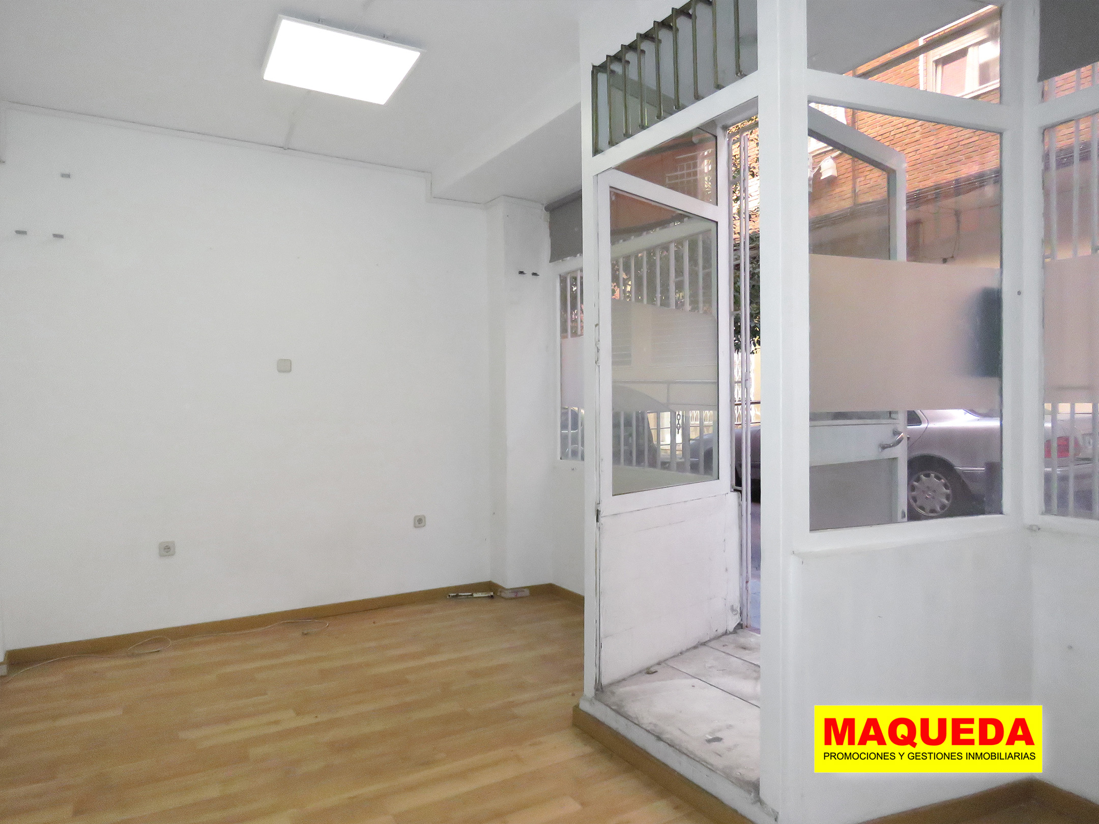 Zona comercial del local en venta en Alcorcón - zona Polvoranca