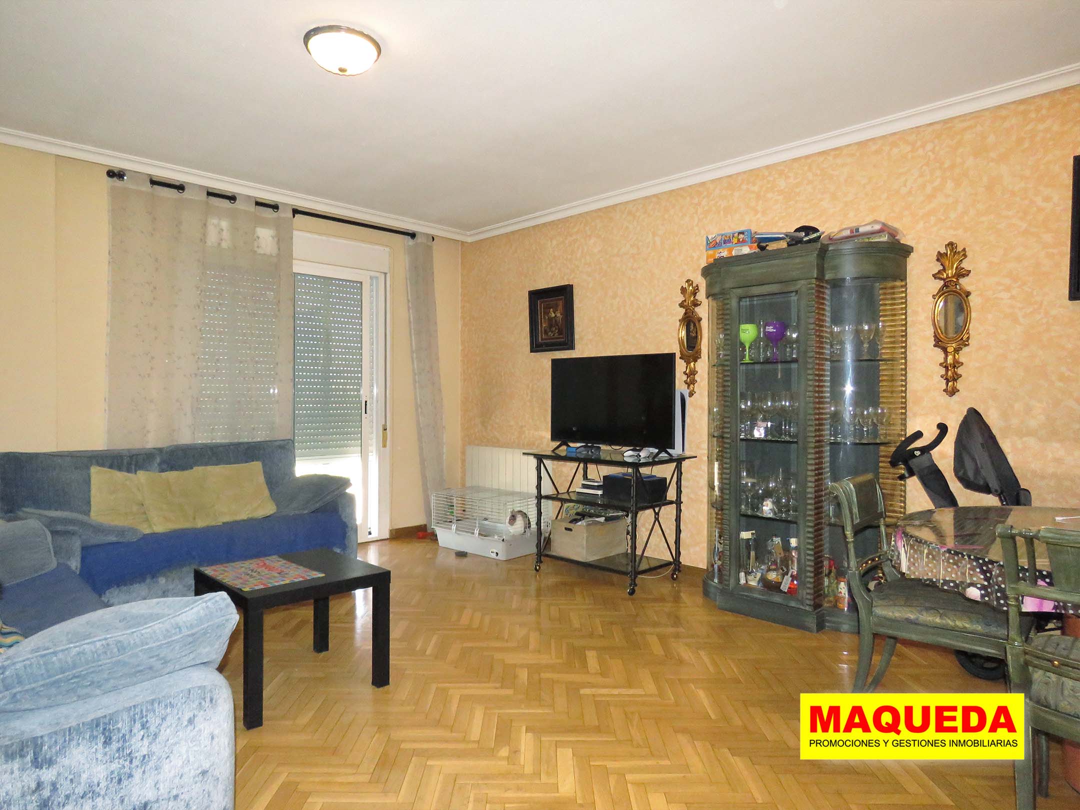 Salón del piso dúplex