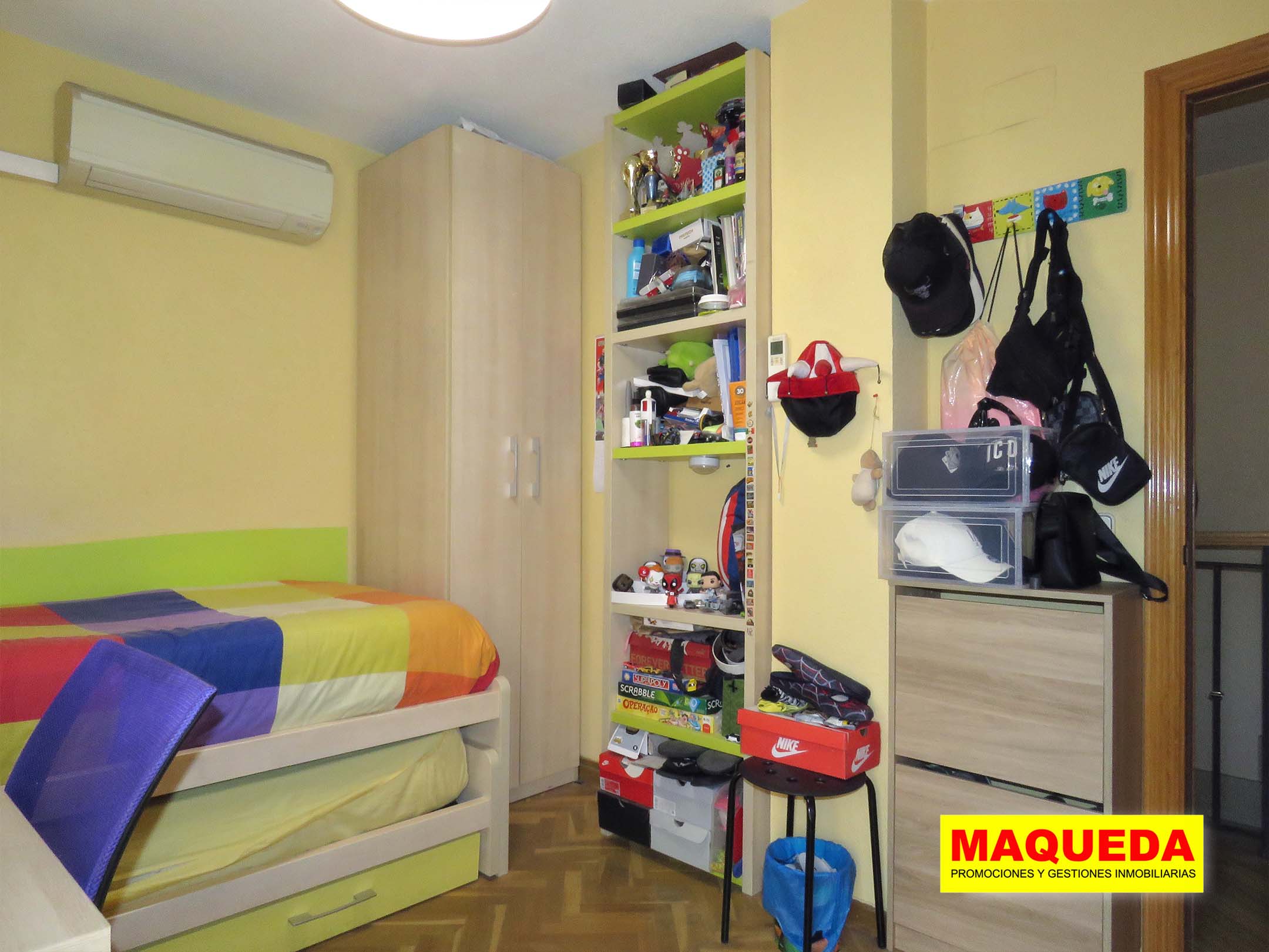 Dormitorio individual en el dúplex en venta en Alcorcón