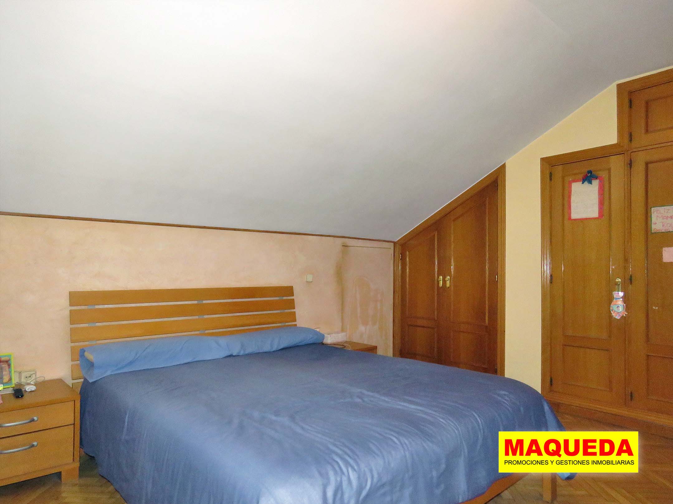 Dormitorio principal del dúplex en venta en Prado Santo Domingo