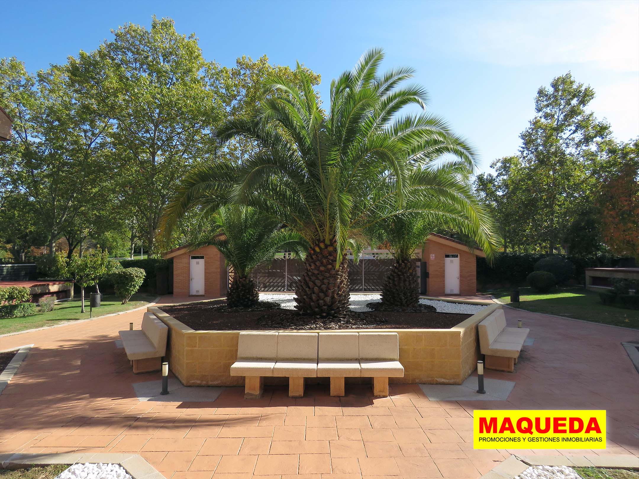 Jardines del piso dúplex en venta en Prado Santo Domingo, Alcorcón