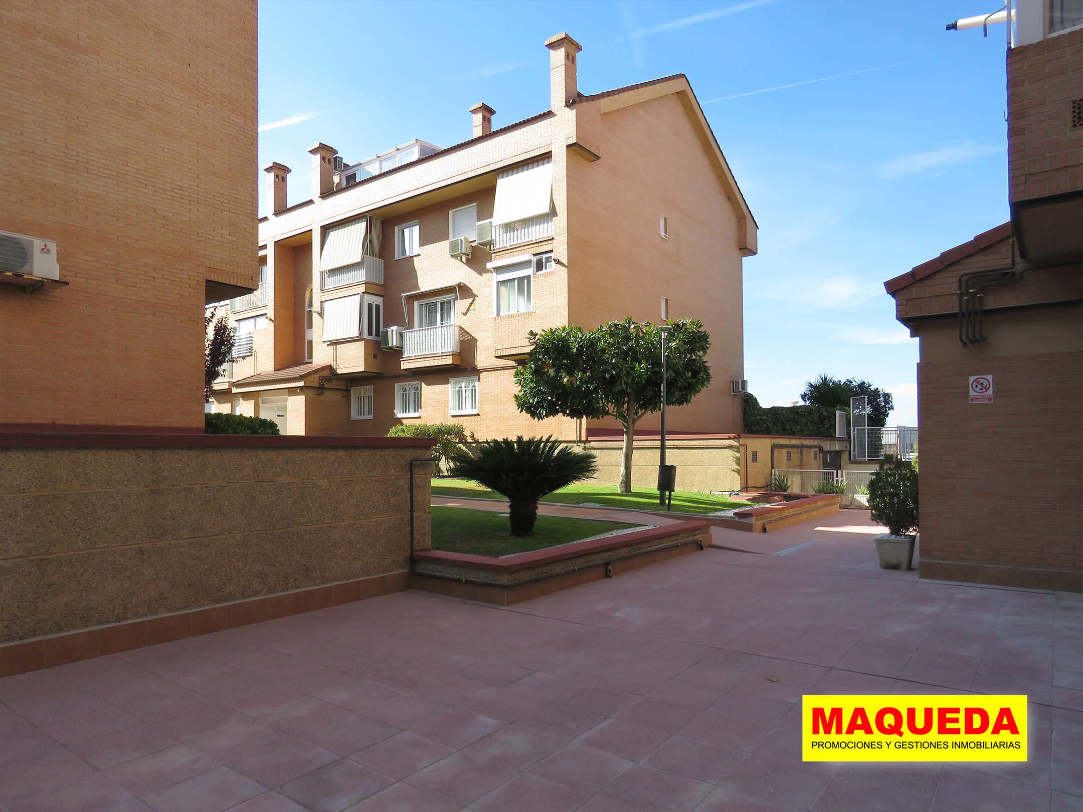 Urbanización en Prado Santo Domingo, Alcorcón