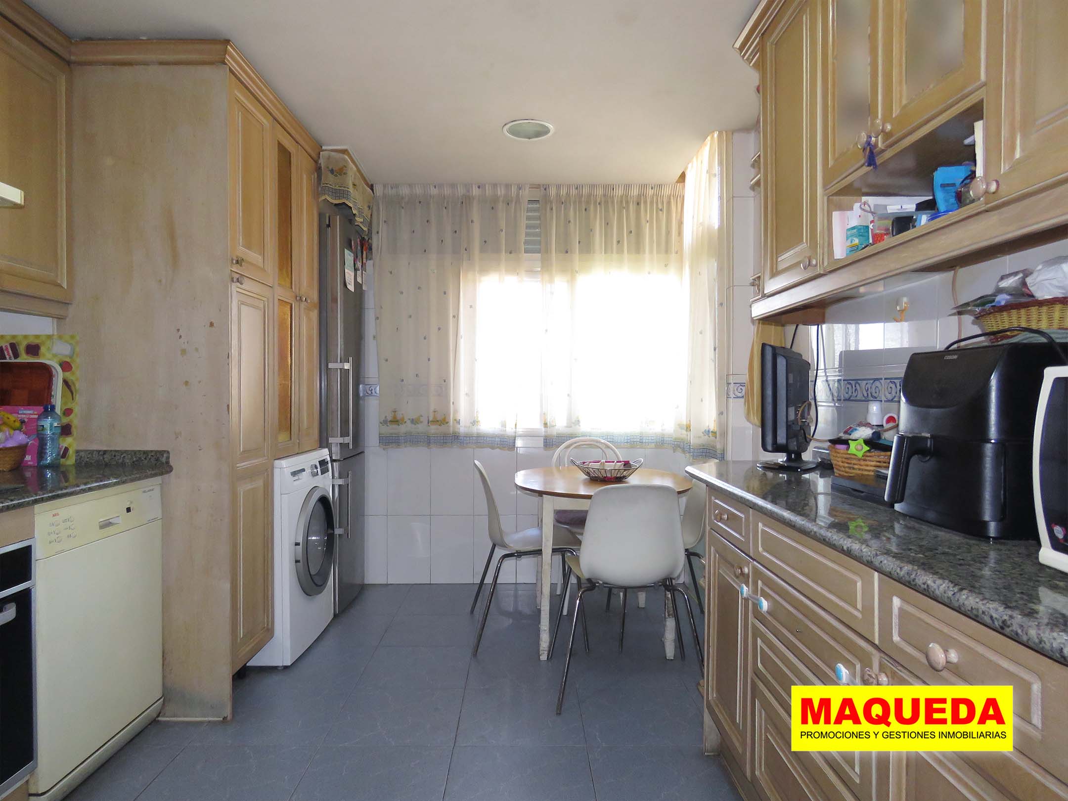 Cocina con office del piso dúplex en venta en Alcorcón