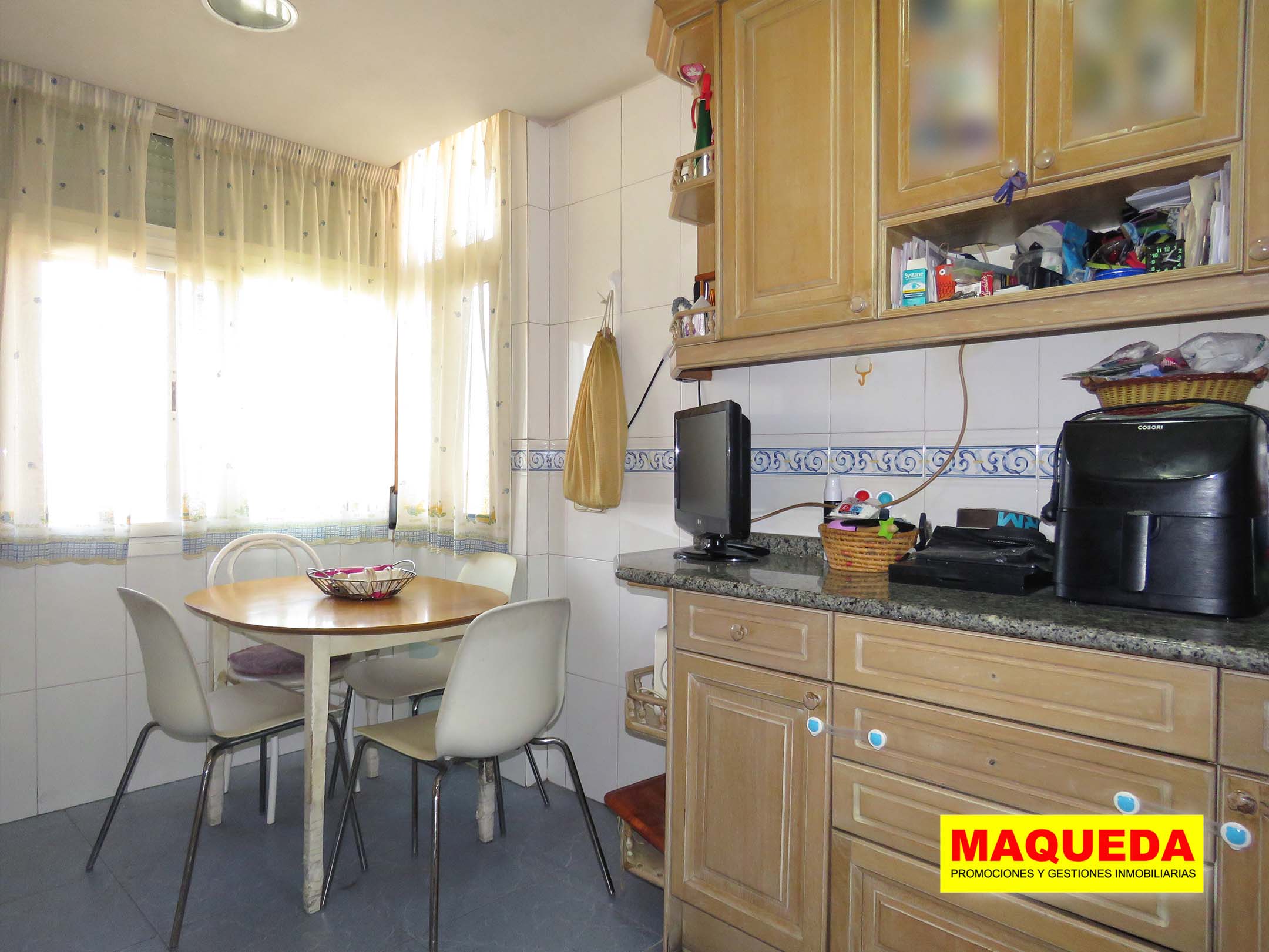 Cocina con office del piso dúplex en venta en Prado Santo Domingo