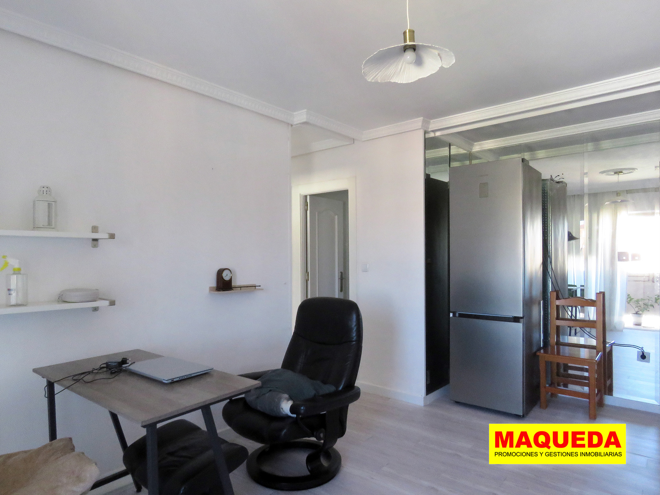 Salón comedor del piso en zona Los Cantos