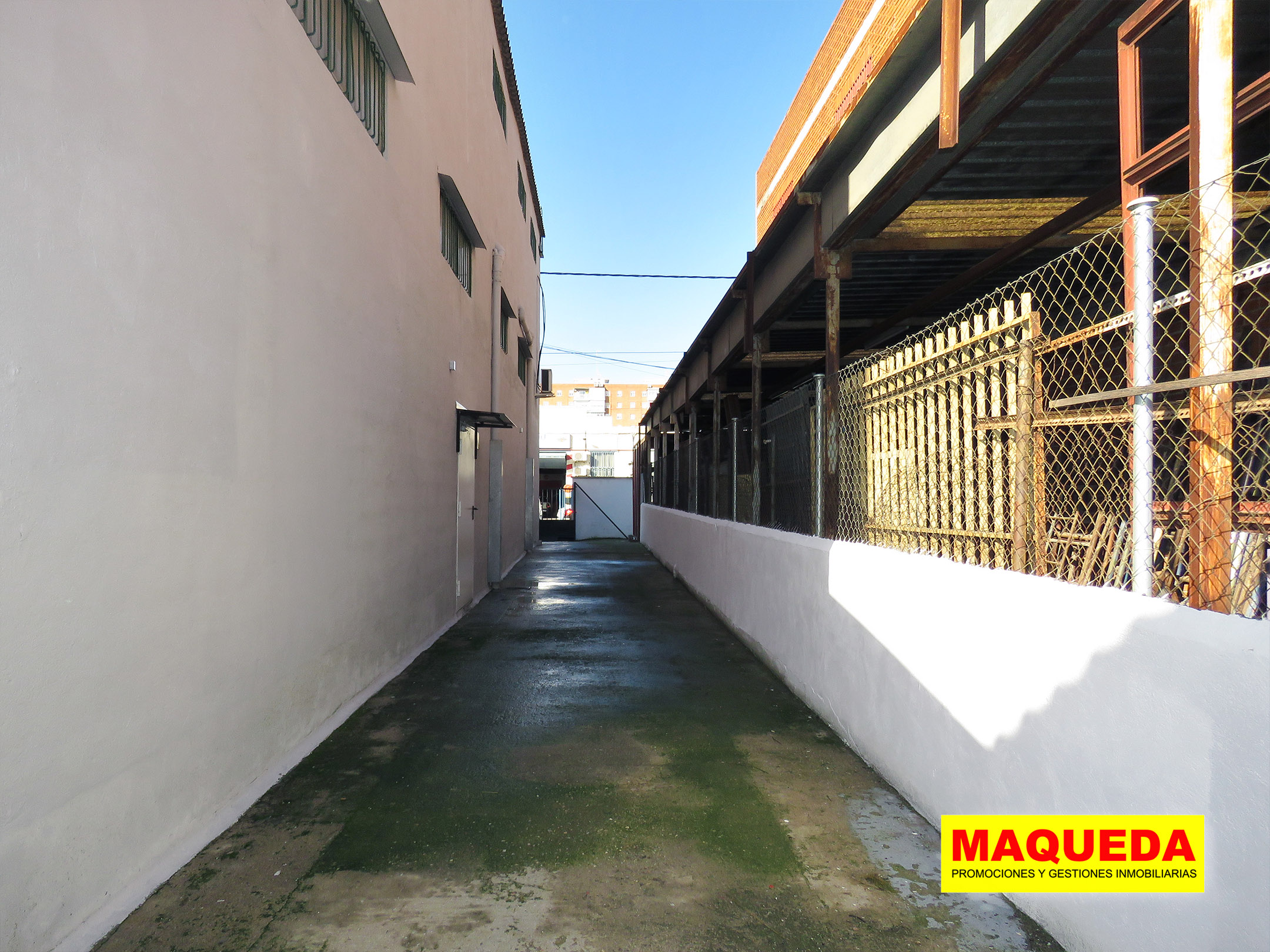 11_nave industrial en alquiler en Alcorcón - Polígono San Jose de Valderas - Leganés patio lateral de la nave en alquiler en Alcorcón
