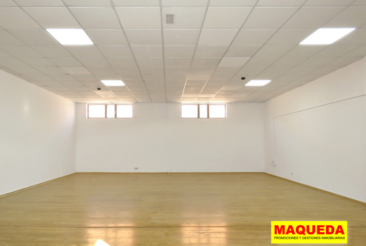 Oficinas con tarima en la nave en alquiler en Alcorcón