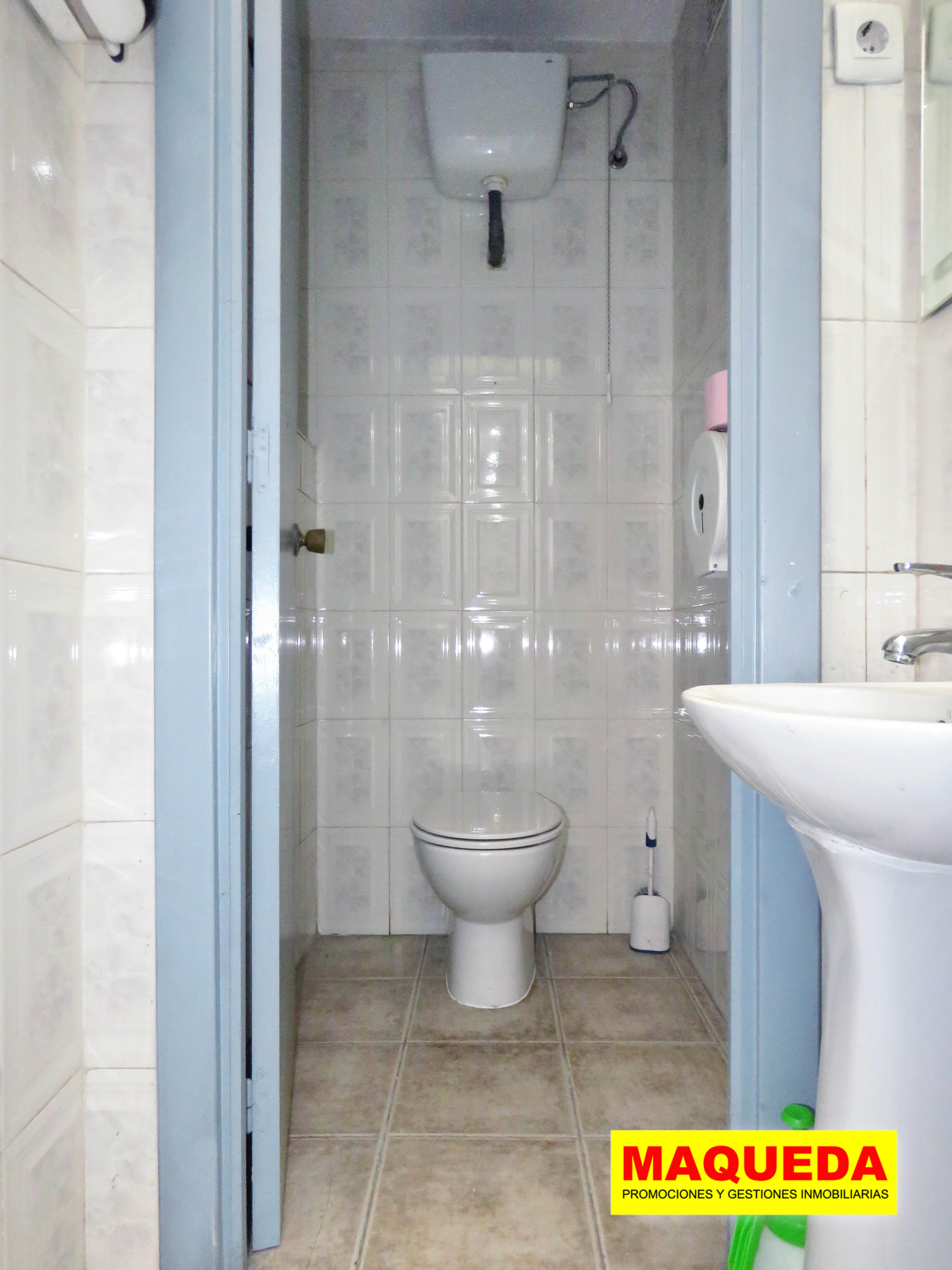 8_nave industrial en alquiler en Alcorcón - Polígono San Jose de Valderas - Leganés Aseo de la nave en alquiler en Alcorcón