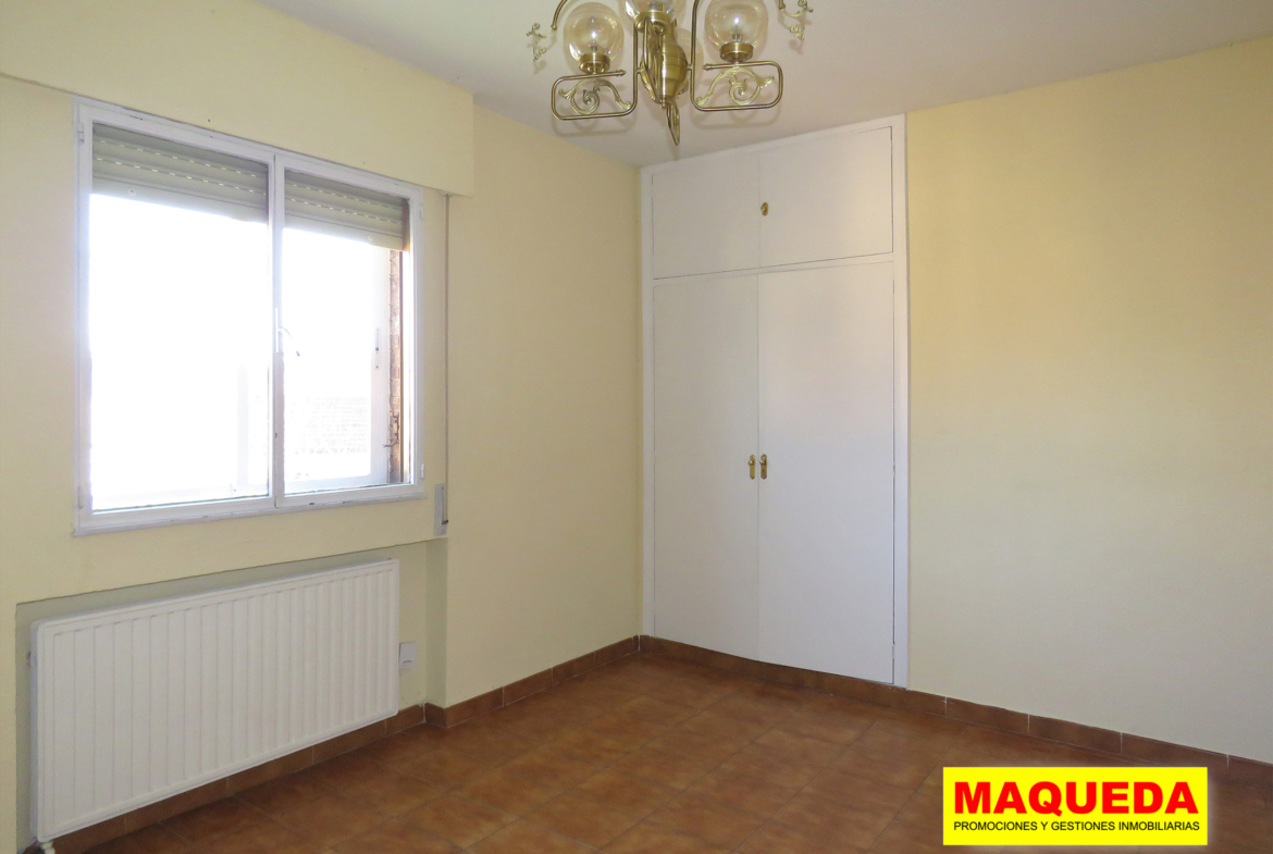 Armario del dormitorio principal en el piso en Guadarrama