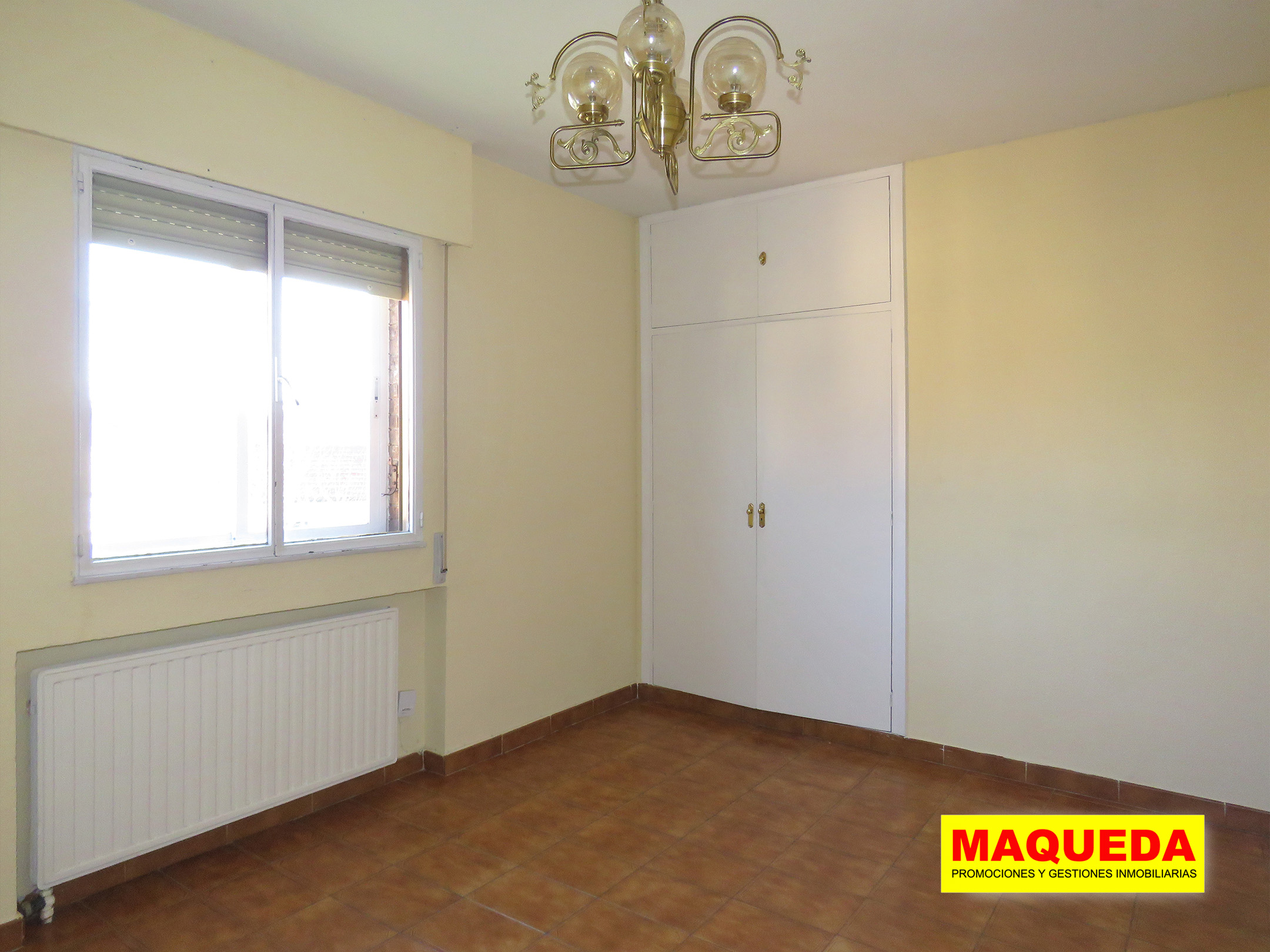 Armario del dormitorio principal en el piso en Guadarrama