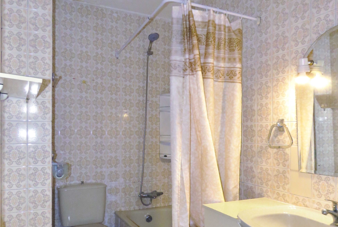 Baño completo del piso en venta en Guadarrama