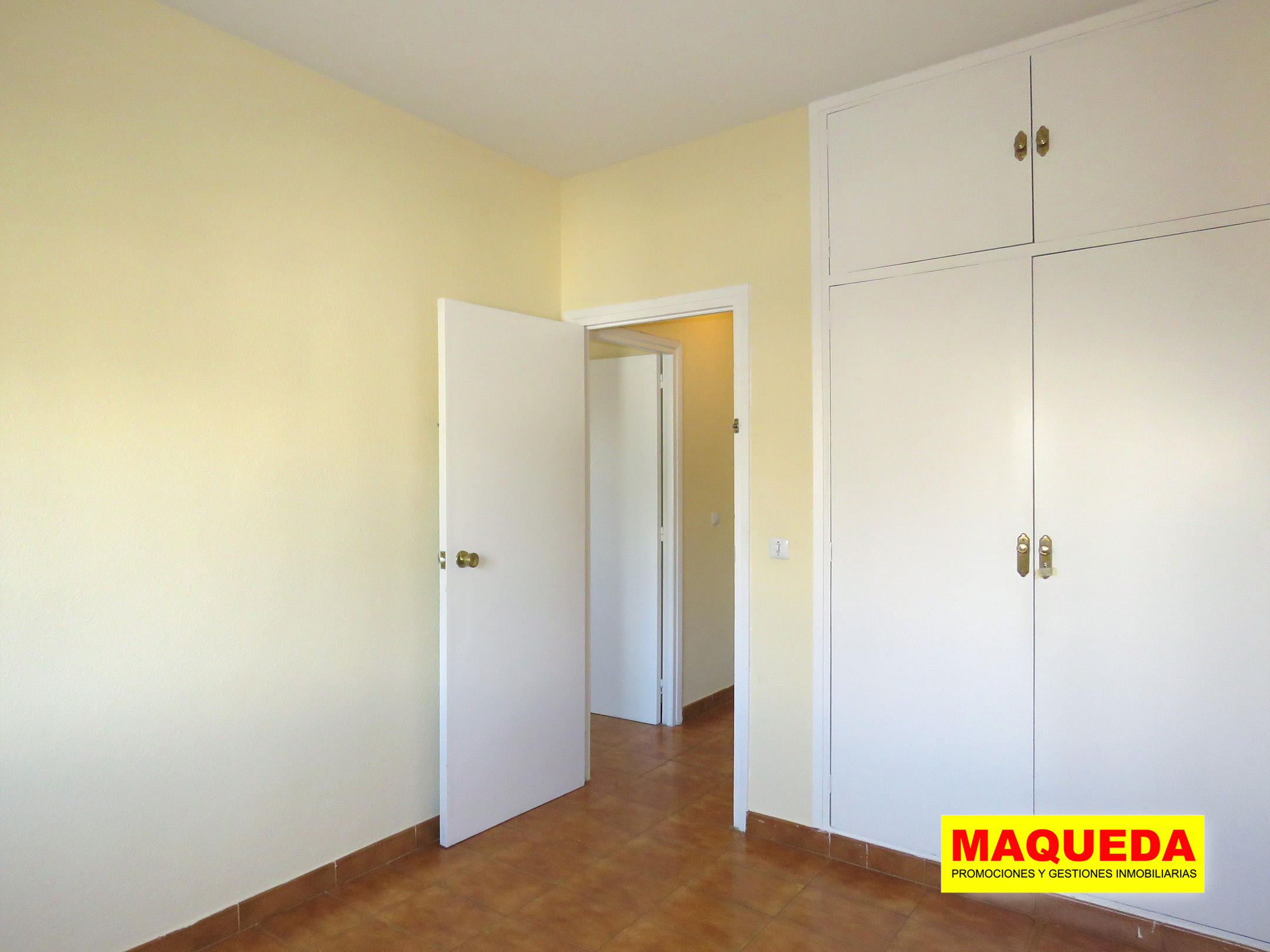 Uno de los dormitorios del piso en venta en Guadarrama