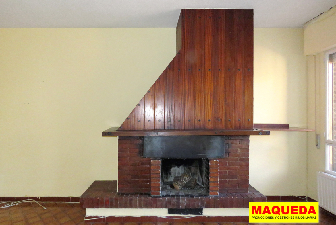 Chimenea del piso en venta en Guadarrama