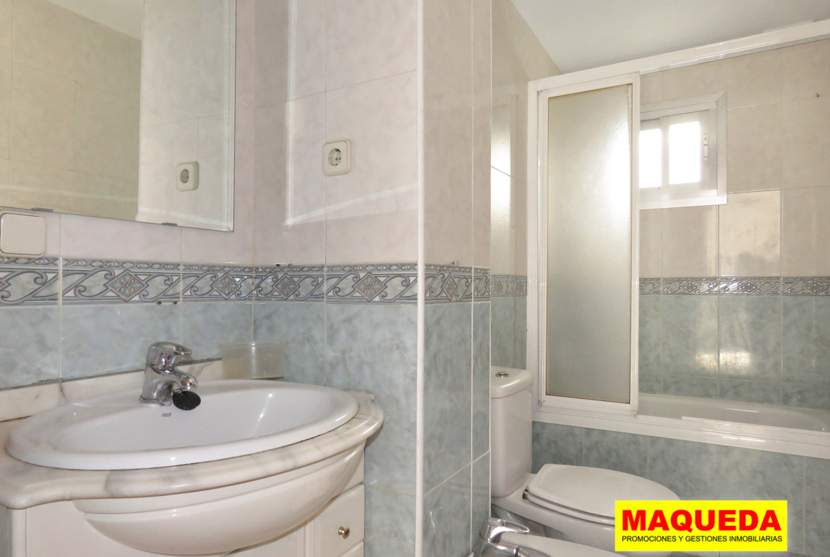 Baño del piso en venta en Alcorcón - Torresbellas