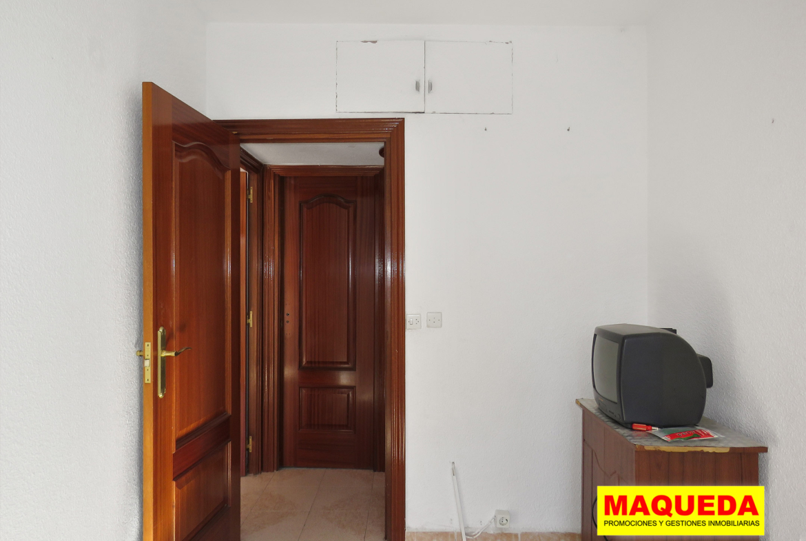Dormitorio secundario del piso en venta en el centro de Alcorcón - calle Sierra Alto de León