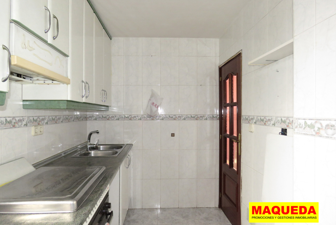 Amplia cocina del piso en venta en Alcorcón - junto a calle Polvoranca