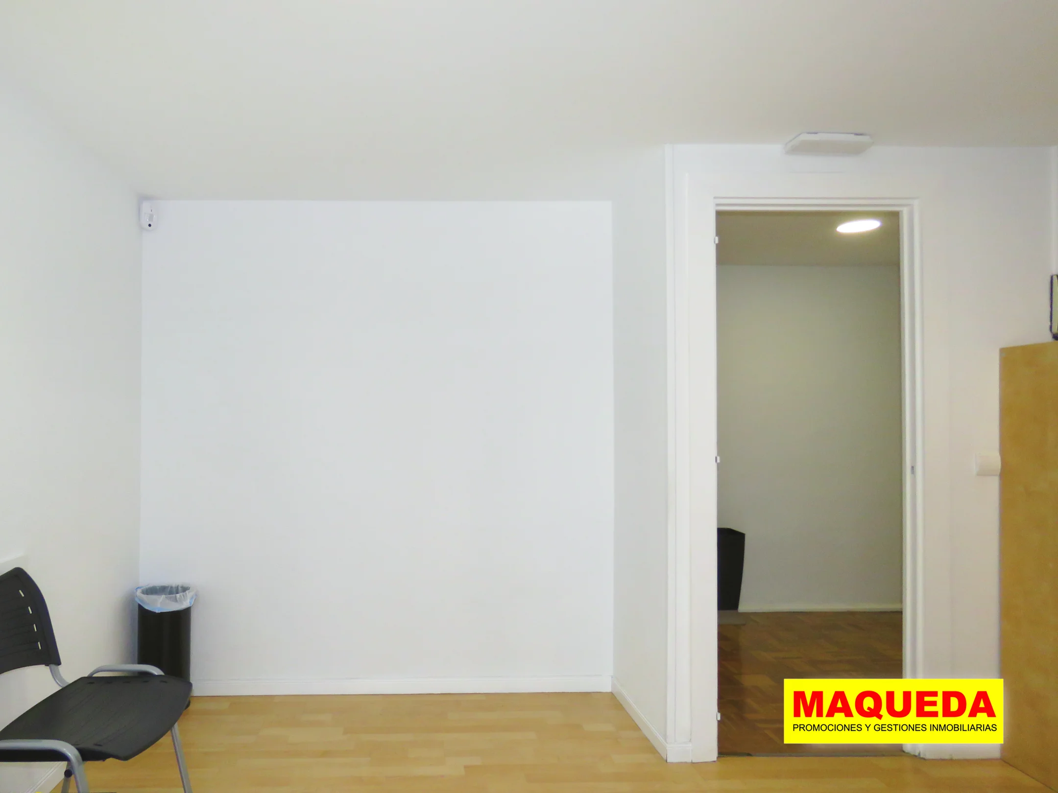 Zona de espera en recepción del piso en venta en Alcorcón